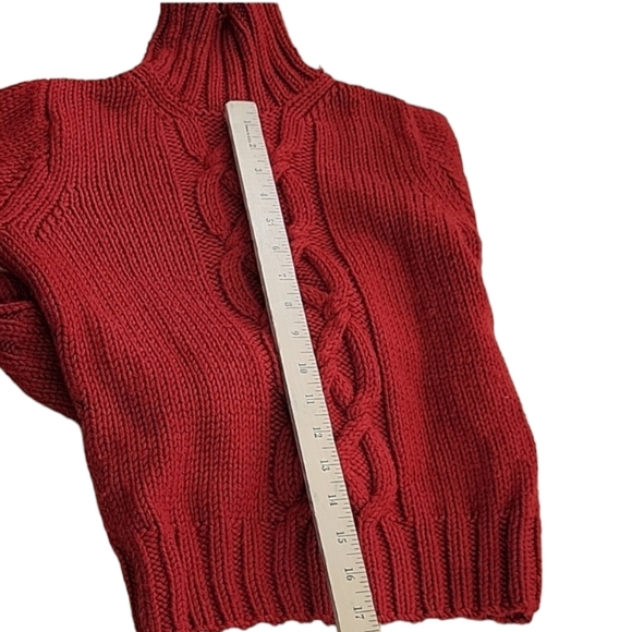 Banana Republic cropped sweater with cable stitching - Picture 4 of 4
